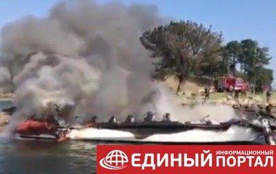 В Испании загорелась лодка с туристами