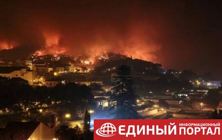 В Португалии возник пожар в курортном регионе, 44 пострадавших