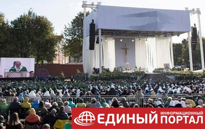 На мессу Папы римского в Литве пришли более 100 тысяч человек