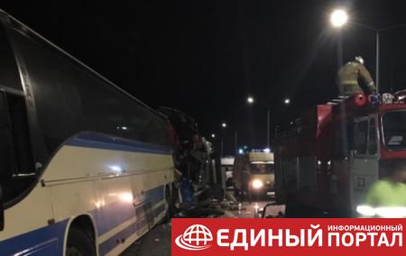 На трассе в РФ столкнулись два автобуса