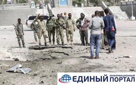 Количество жертв взрывов в столице Сомали достигло 17 человек