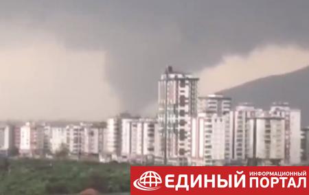 На турецкий курорт обрушился торнадо, есть жертвы