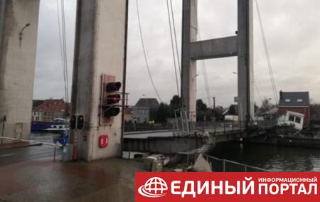 В Брюсселе обрушился мост, движение водного транспорта заблокировано