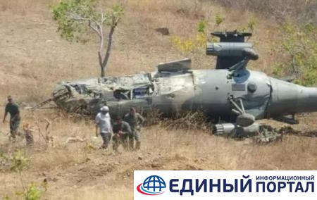 В Венесуэле во время учений упал военный вертолет