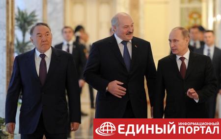 Назарбаев обсудил свою отставку с Путиным и Лукашенко