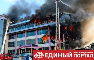 В Баку крупный пожар в торговом центре