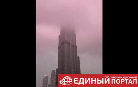 В самое высокое здание мира ударила молния