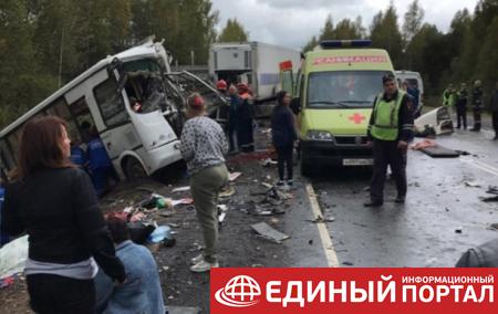 В России под Ярославлем в ДТП погибли семь человек
