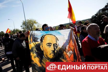 Зачем в Испании перезахоронили диктатора Франко