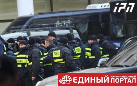 Спецназ начал разгон демонстрантов в Тбилиси