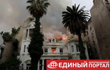 В Чили протестущие подожгли университет