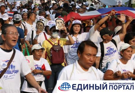В Таиланде прошел массовый антиправительственный забег