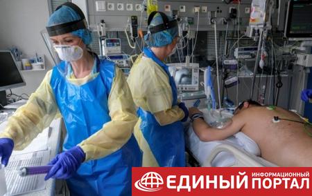 Жителей Казахстана обязали носить маски до конца года