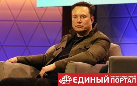 Американка рассказала, о чем пишут Маску. Она получает сообщения вместо него