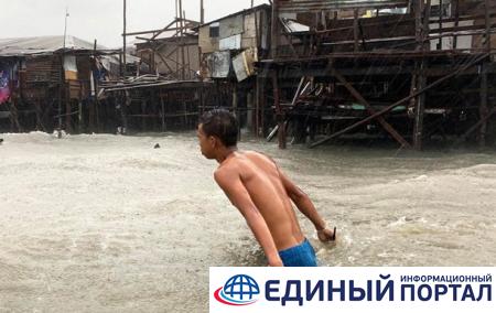 Филиппины накрыл тайфун, 140 тысяч эвакуированных