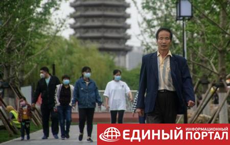 В Китае впервые за месяц умер больной коронавирусом