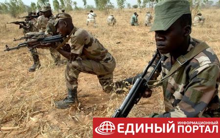 В Нигере 19 человек погибли при нападении боевиков на военный лагерь