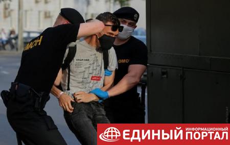 В Беларуси задержали людей из очереди в магазин
