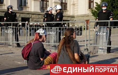 Протестующие вынудили власти Сербии отказаться от комендантского часа