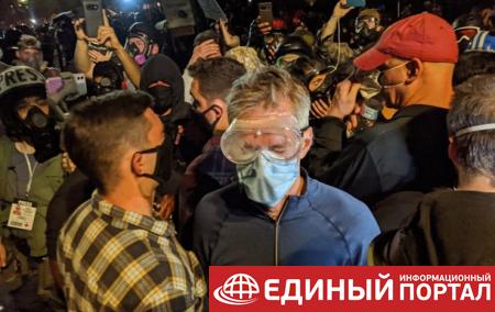 Против мэра Портленда применили слезоточивый газ