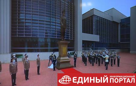 В Казахстане открыли монумент Назарбаеву