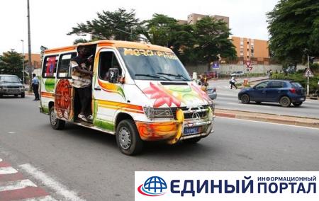 В Мали самосвал раздавил микроавтобус: 22 жертвы