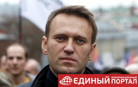 Навальный попал в реанимацию с отравлением