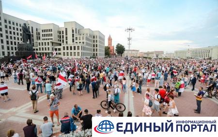 В Минске собрался многолюдный митинг протеста