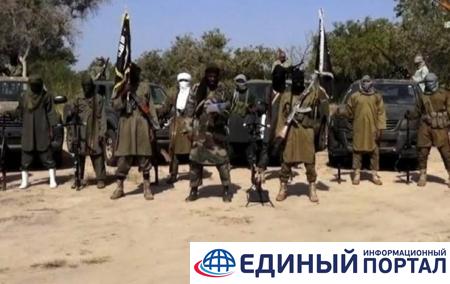В Нигерии боевики захватили сотни заложников