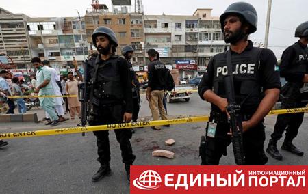 В Пакистане на митинге взорвали гранату: около 40 раненых