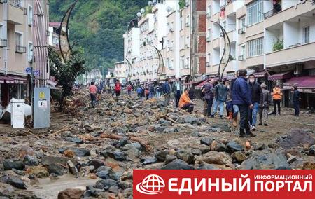 В Турции четыре человека погибли из-за схода селевых потоков
