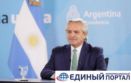 Аргентина разрешит указывать третий пол в документах