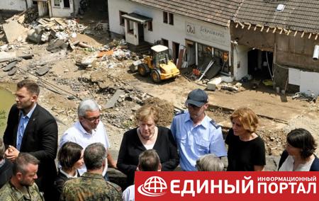 Меркель посетила пострадавшие от наводнения районы Германии