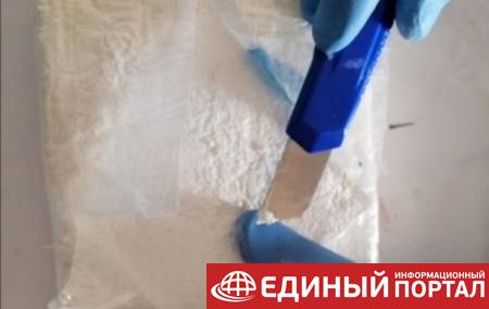 На Сардинии "упал с неба" чемодан с кокаином