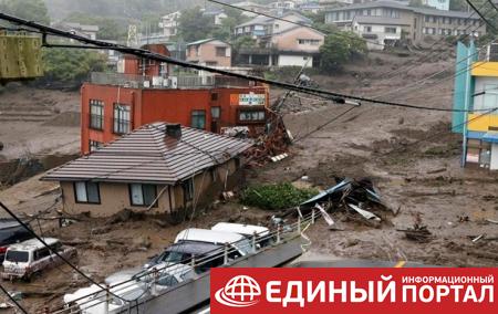 В Японии после схода оползня нашли живыми 19 человек