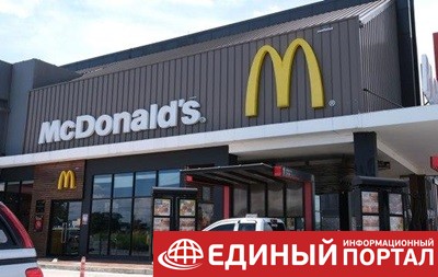 В США женщина угнала грузовик, а во время погони остановилась пообедать