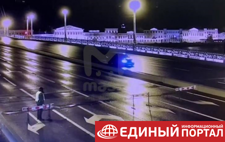 Депутат Госдумы РФ проехал через разводящийся мост