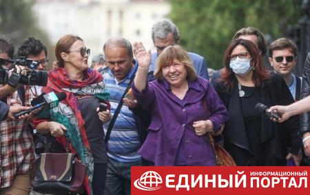 В Беларуси из школьной программы исключили Солженицына и Алексиевич
