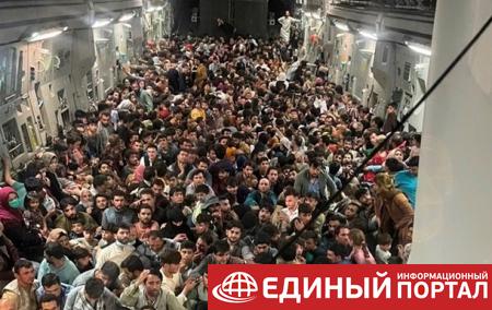 В США уточнили число беженцев, вывезенных рекордным рейсом из Кабула
