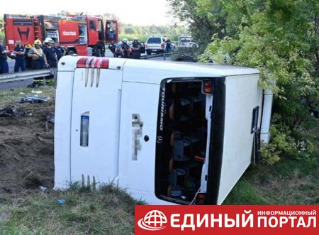 В Венгрии перевернулся автобус, есть жертвы