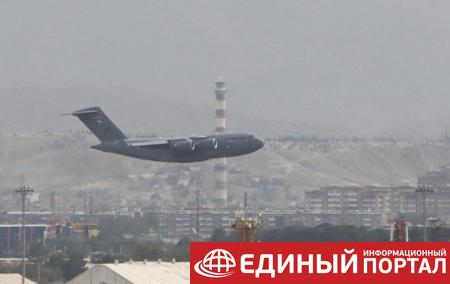 Военные США вывели из строя военную технику в аэропорту Кабула