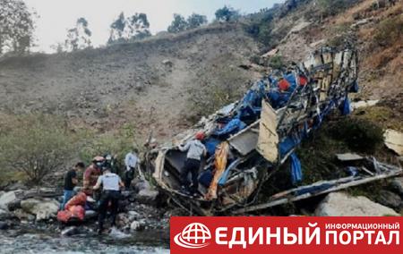 ДТП с автобусом в Перу: число погибших возросло до 33 человек