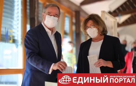 Преемник Меркель "засветил" бюллетень на выборах
