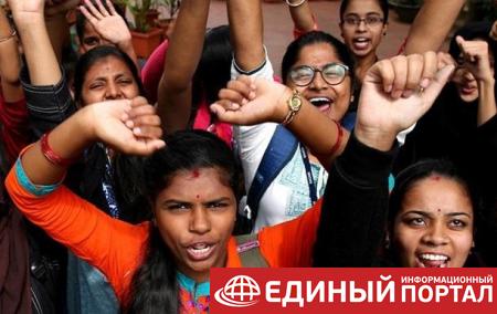 В Индии 33 человека обвинили в изнасиловании 15-летней девочки