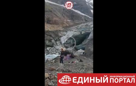 В России ледник рухнул на туристок, есть жертвы