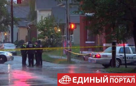 В США обстреляли автобусную остановку, погиб подросток