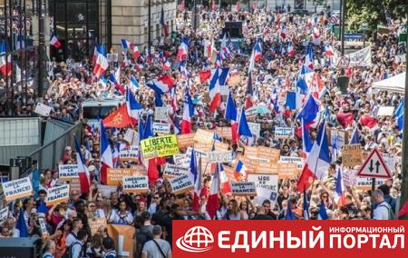 Во Франции произошли столкновения из-за паспортов здоровья