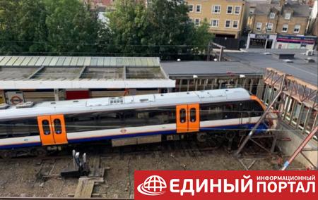 В Британии сошел с рельсов поезд, есть пострадавшие