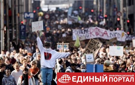 В Брюсселе десятки тысяч защитников климата вышли на митинг