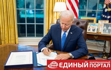 Байден подписал закон, запрещающий применение оборудования Huawei и ZTE